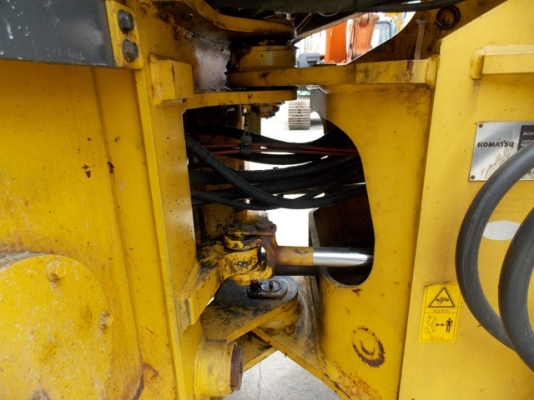 มาถึงแล้วรถตัก KOMATSU WA200-3