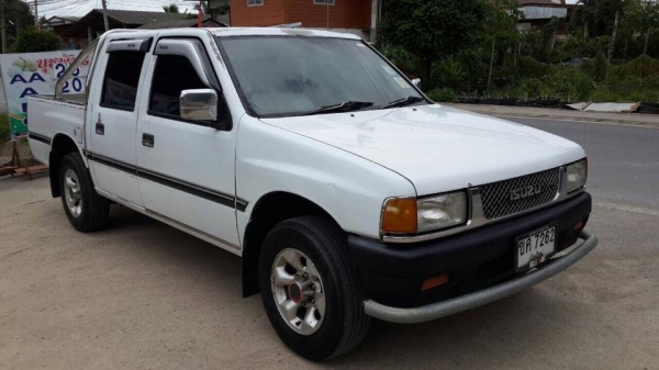 ขาย Isuzu 4 ประตู รถปี 36 สีขาว ราคา 95,000 บาท ++++++++