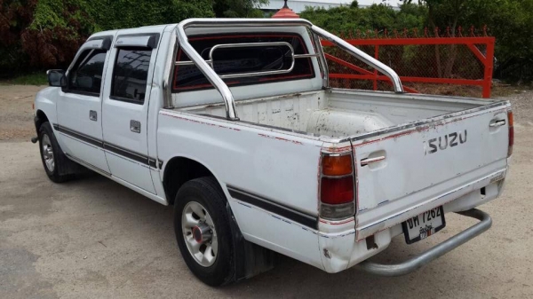 ขาย Isuzu 4 ประตู รถปี 36 สีขาว ราคา 95,000 บาท ++++++++