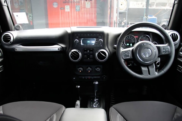 jeep wrangler sahara มือสอง 2013