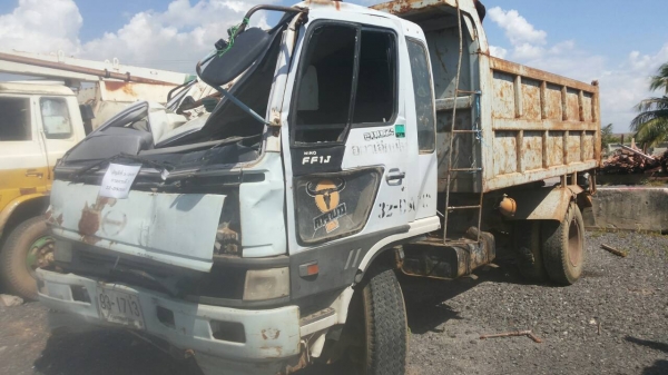 ขายด่วนครับ แบบแพ็คคู่ 6 ล้อ HINO 1J และ 3H รวม 2 คัน ขายตามสภาพครับ