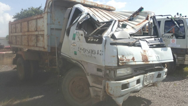 ขายด่วนครับ แบบแพ็คคู่ 6 ล้อ HINO 1J และ 3H รวม 2 คัน ขายตามสภาพครับ