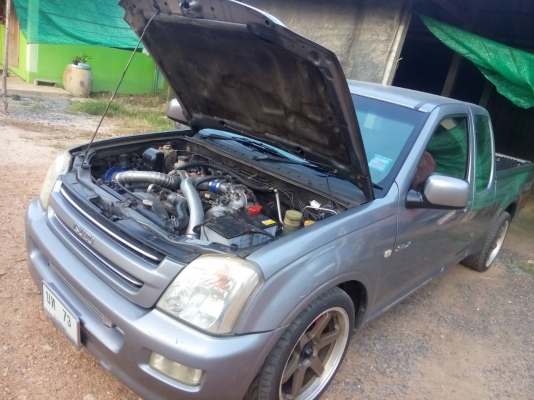 Isuzu Demax  ปี 2004 เครื่อง 3000 ซีซี เปลี่ยนปั๊ม 2500 วิ่งได้เต็มไมล์