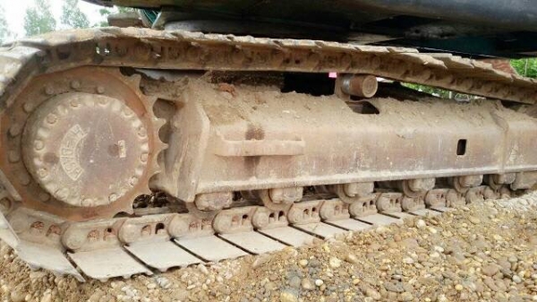 KOBELCO MARK V SUPER SK 100 รถบอดี้สวย ไฟฟ้าหน้าจอเต็ม สภาพดีพร้อมทำงานได้เลยครับ รถเก่านอกใช้งานในไทยได้ไม่ถึงปีครับ เครื่องยนต์แน่นแรงดีไม่มีเยิ้ม ปั๊มเดิมๆทำงานเร็ว ภายในเก๋งเหลี่ยมสวยสะอาด แอร์เย็น ภายนอกบูมอาร์มสวยไม่มีปะไม่มีดาม ช่วงล่างเอวแน่น โรลเ