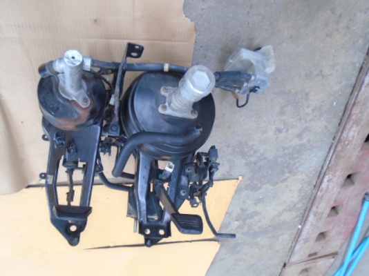 แกนวงพวงมาลัย/หม้อลมเบรค ISUZU NKR / HINO