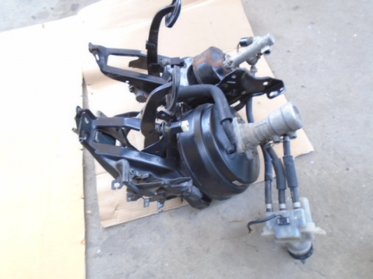 แกนวงพวงมาลัย/หม้อลมเบรค ISUZU NKR / HINO