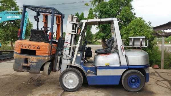 ขายด่วนรถยก ขายด่วนรถยก