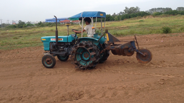 ขายรถไถ Kubota L2201 มีภาพวีดีโอ ราคา 45,000 บาท พร้อมอุปกรณ์ 3 รายการ มีผานหลัง คราด ล้อเหล็ก อุปกร ขายรถไถ Kubota L2201 มีภาพวีดีโอ ราคา 45,000 บาท พร้อมอุปกรณ์ 3 รายการ มีผานหลัง คราด ล้อเหล็ก อุปกร
