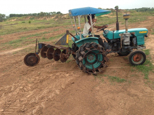 ขายรถไถ Kubota L2201 มีภาพวีดีโอ ราคา 45,000 บาท พร้อมอุปกรณ์ 3 รายการ มีผานหลัง คราด ล้อเหล็ก อุปกร ขายรถไถ Kubota L2201 มีภาพวีดีโอ ราคา 45,000 บาท พร้อมอุปกรณ์ 3 รายการ มีผานหลัง คราด ล้อเหล็ก อุปกร