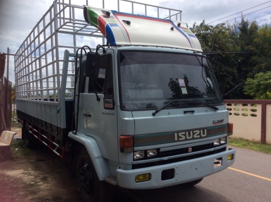 ISUZU Rocky6ล้อ( FTR ห้างแท้)  ยาว7.2 ม. เบรคจิ๊ฟฟี่ พวงมาลัยพาว์เวอร์ เครื่องดี ขับดี ครัทซีสวย พื้นปูเหล็ก รั้วแป๊บสูง ขาย 630,000 บาท(ศุภากร 081-4252943)