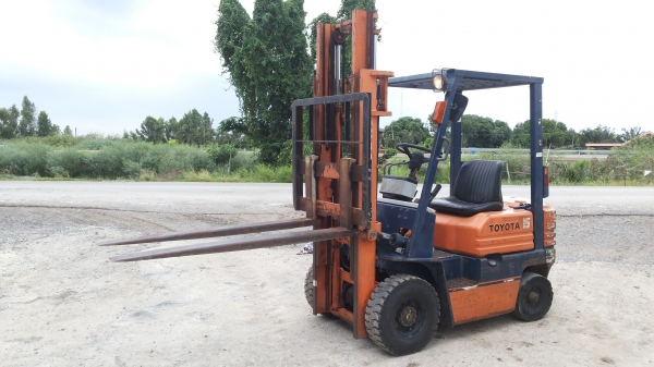 ขายด่วนรถยก TOYOTA 5FGยก1.5ตันเสาสูง3เมตรรถนอกนำเข้ายังไม่เคยใช้งานในเมืองไทยเลย=รุ่นใหม่ขายถูกๆๆ