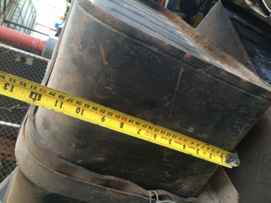 ถังน้ำมันรถบรรทุก10ล้อ  มีหลายใบ