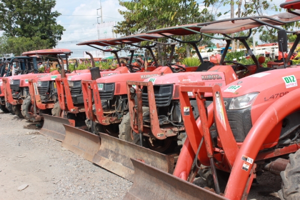 การประมูลเครื่องจักรกลการเกษตรมือสอง