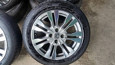 ขายล้อแม็กHONDA City SV 16 พร้อมยาง ปี 14  4 ล้อ