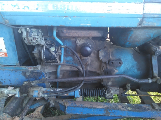 ขอบคุณทีมงานtruck2handครับ อาเสี่ยอ.แก้งแกรับไปต่อกิจการแล้วครับFord-5600 T-1 ขายตามสภาพครับ มีผานดันหน้าและผานหลังให้ครับ