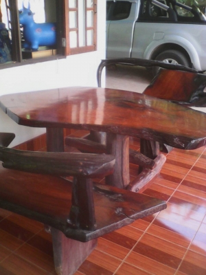 ขายชุดโต๊ะไม้มะค่า มีรูป ลดเหลือ 10,000 บาท