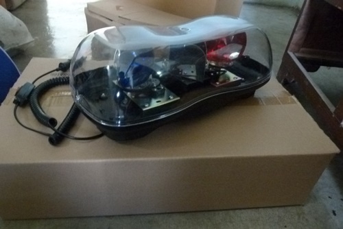 ไฟหมุน แคปซูน ฝาครอบ แบบใส  ฐานแม่เหล็ก 3800 บาท.-   พร้อมส่ง ครับๆ