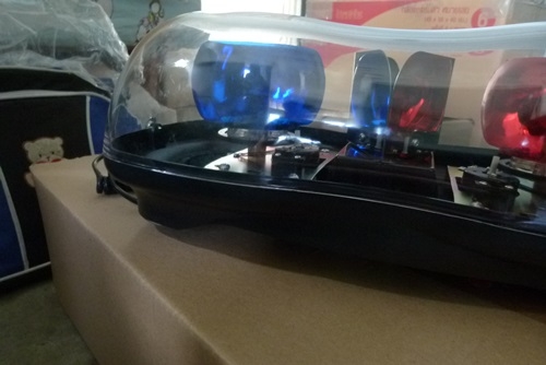 ไฟหมุน แคปซูน ฝาครอบ แบบใส  ฐานแม่เหล็ก 3800 บาท.-   พร้อมส่ง ครับๆ