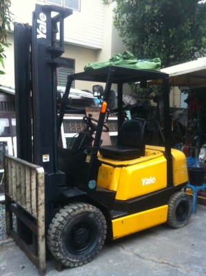 ขายถูก โฟลคลิฟท์2ตัน เสาสูง4เมตร สภาพดีคุ้มๆ