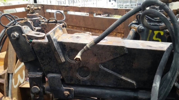 เฮี๊ยบ7ตัน.ขาเหลี่ยม.พร้อม.ตัวขยุ้มเหล็ก.เก่าเก็บ.ราคา165,000 เฮี๊ยบ7ตัน.ขาเหลี่ยม.พร้อม.ตัวขยุ้มเหล็ก.เก่าเก็บ.ราคา165,000