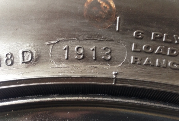 ล้อกระทะผ่า ขอบ15 กว้าง 8.5นิ้ว off -30 พร้อมยาง Mud 31 ดอกตรึม ใช้กันยาวๆ