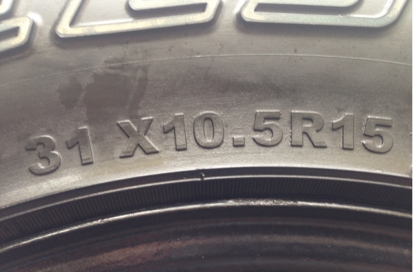 ล้อกระทะผ่า ขอบ15 กว้าง 8.5นิ้ว off -30 พร้อมยาง Mud 31 ดอกตรึม ใช้กันยาวๆ