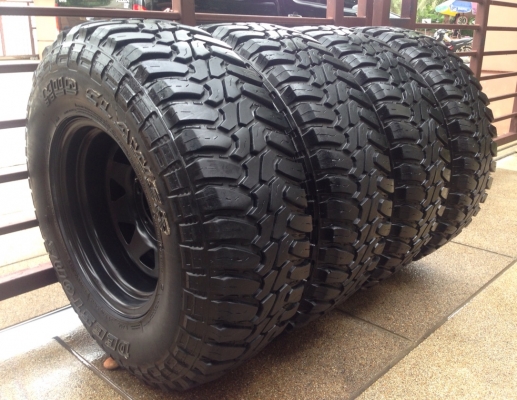 ล้อกระทะผ่า ขอบ15 กว้าง 8.5นิ้ว off -30 พร้อมยาง Mud 31 ดอกตรึม ใช้กันยาวๆ