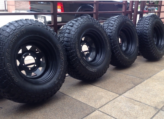 ล้อกระทะผ่า ขอบ15 กว้าง 8.5นิ้ว off -30 พร้อมยาง Mud 31 ดอกตรึม ใช้กันยาวๆ