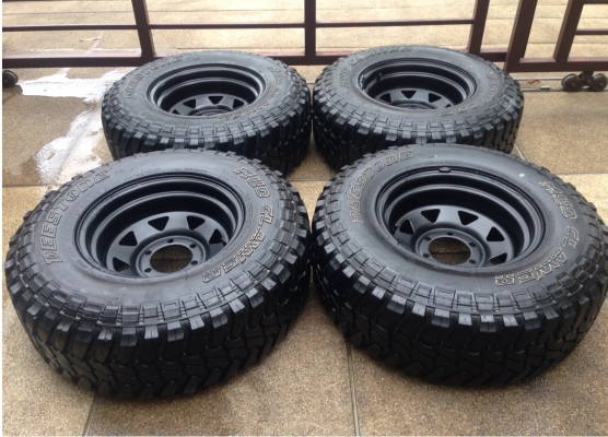ล้อกระทะผ่า ขอบ15 กว้าง 8.5นิ้ว off -30 พร้อมยาง Mud 31 ดอกตรึม ใช้กันยาวๆ