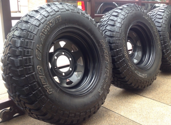 ล้อกระทะผ่า ขอบ15 กว้าง 8.5นิ้ว off -30 พร้อมยาง Mud 31 ดอกตรึม ใช้กันยาวๆ