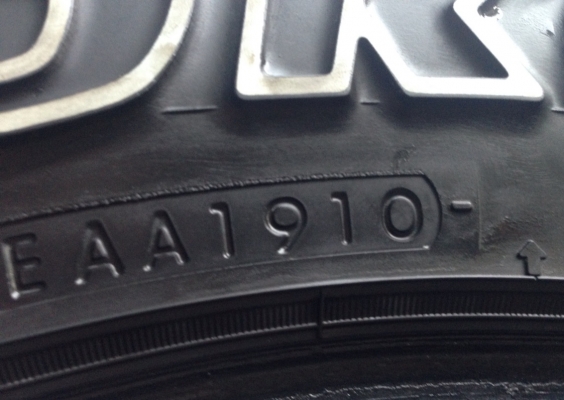 ยาง All Yokohama 235 70 15 กลางปี10 ดอกเต็ม ใช้กันยาว ราคาไม่แพง