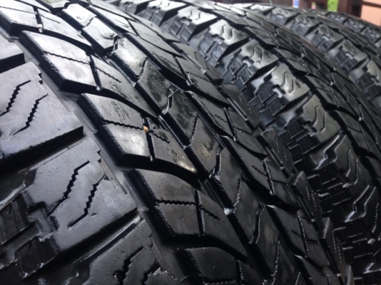 ยาง All Yokohama 235 70 15 กลางปี10 ดอกเต็ม ใช้กันยาว ราคาไม่แพง