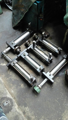 Sale>>กระบอกไฮดรอลิคสแตนเลส มี 6 อัน สภาพใหม่ ไม่ต้องกลัวสนิม!! พร้อมใช้ โทร 089-2499-123 นครปฐม!!