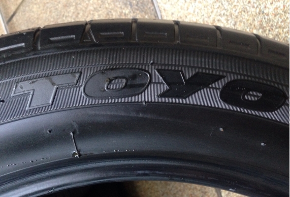 ยาง Toyo 215 55 17 สิ้นปี11 ดอกเยอะ ราคาไม่แพง