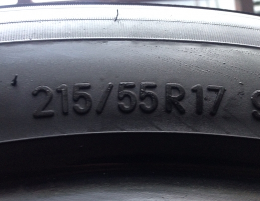 ยาง Toyo 215 55 17 สิ้นปี11 ดอกเยอะ ราคาไม่แพง