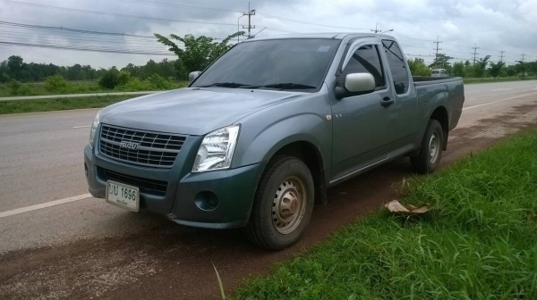 ขาย DMAX 2.5 SX ปี 2006/2549 เครื่องดี คัสซีสวยตลอดเส้น ยางเต็ม แอร์เย็น ราคาต่อรองได้ครับ