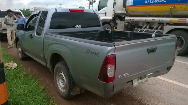 ขาย DMAX 2.5 SX ปี 2006/2549 เครื่องดี คัสซีสวยตลอดเส้น ยางเต็ม แอร์เย็น ราคาต่อรองได้ครับ