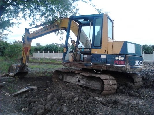ขายแบคโฮ komatsu pc60รุ่น5 รถบ้านพร้อมใช้งาน ขายแบคโฮ komatsu pc60รุ่น5 รถบ้านพร้อมใช้งาน