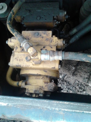 ขายแบคโฮ komatsu pc60รุ่น5 รถบ้านพร้อมใช้งาน ขายแบคโฮ komatsu pc60รุ่น5 รถบ้านพร้อมใช้งาน