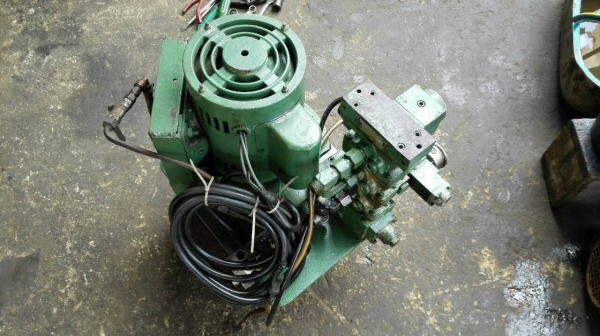 Sale>>ปั้มน้ำมันไฮดรอลิค REXROTH ขนาดมอเตอร์ Mitsubishi 0.5 HP. 220 V.ไฟบ้าน โทร 089-2499-123 นครปฐม!!
