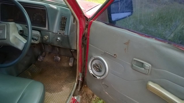 ขาย ISUZU KB2200 เครื่องดี ทะเบียนไม่ขาดต่อ ราคาต่อรองได้ ขาย ISUZU KB2200 เครื่องดี ทะเบียนไม่ขาดต่อ ราคาต่อรองได้