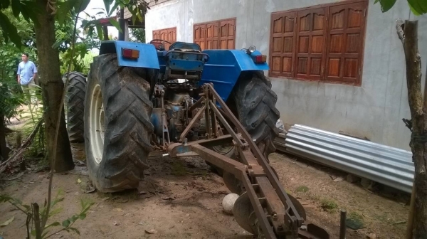 ขายรถไถ FORD 8210 4WD เครื่อง 6 สูบไม่หลวมไม่ไอ ปั้มดี อุปกรณ์มีผานดันหน้า และผาน 3 เอกสารใบอินวอยซ์ ขายรถไถ FORD 8210 4WD เครื่อง 6 สูบไม่หลวมไม่ไอ ปั้มดี อุปกรณ์มีผานดันหน้า และผาน 3 เอกสารใบอินวอยซ์