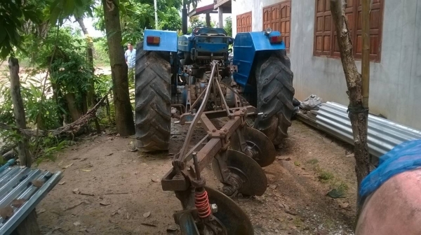 ขายรถไถ FORD 8210 4WD เครื่อง 6 สูบไม่หลวมไม่ไอ ปั้มดี อุปกรณ์มีผานดันหน้า และผาน 3 เอกสารใบอินวอยซ์ ขายรถไถ FORD 8210 4WD เครื่อง 6 สูบไม่หลวมไม่ไอ ปั้มดี อุปกรณ์มีผานดันหน้า และผาน 3 เอกสารใบอินวอยซ์