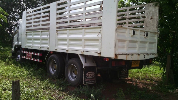 ขายรถสิบล้อเพลาเดียวเครือง240แรงม้าปี53รถสวยเดิมยาว6.7เมตร