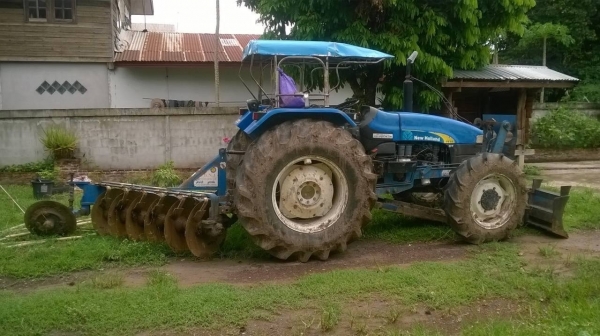 ขายรถไถ NEW HOLLAND TT75 4WD รถปี 52 เอกสารใบอินวอยซ์ อุปกรณ์มีผานดันหน้า ผาน 6 และผาน 3 ขายรถไถ NEW HOLLAND TT75 4WD รถปี 52 เอกสารใบอินวอยซ์ อุปกรณ์มีผานดันหน้า ผาน 6 และผาน 3