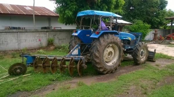 ขายรถไถ NEW HOLLAND TT75 4WD รถปี 52 เอกสารใบอินวอยซ์ อุปกรณ์มีผานดันหน้า ผาน 6 และผาน 3 ขายรถไถ NEW HOLLAND TT75 4WD รถปี 52 เอกสารใบอินวอยซ์ อุปกรณ์มีผานดันหน้า ผาน 6 และผาน 3