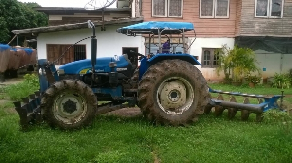 ขายรถไถ NEW HOLLAND TT75 4WD รถปี 52 เอกสารใบอินวอยซ์ อุปกรณ์มีผานดันหน้า ผาน 6 และผาน 3 ขายรถไถ NEW HOLLAND TT75 4WD รถปี 52 เอกสารใบอินวอยซ์ อุปกรณ์มีผานดันหน้า ผาน 6 และผาน 3
