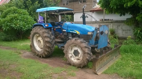 ขายรถไถ NEW HOLLAND TT75 4WD รถปี 52 เอกสารใบอินวอยซ์ อุปกรณ์มีผานดันหน้า ผาน 6 และผาน 3