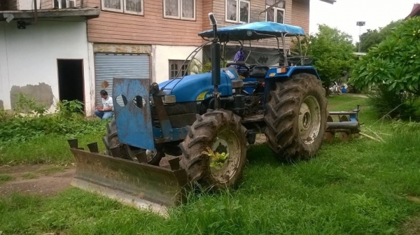 ขายรถไถ NEW HOLLAND TT75 4WD รถปี 52 เอกสารใบอินวอยซ์ อุปกรณ์มีผานดันหน้า ผาน 6 และผาน 3 ขายรถไถ NEW HOLLAND TT75 4WD รถปี 52 เอกสารใบอินวอยซ์ อุปกรณ์มีผานดันหน้า ผาน 6 และผาน 3