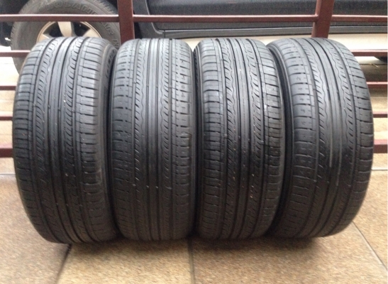 ยาง Kumho 225 50 17 กลางปี11 ดอกเต็ม ราคาไม่แพง